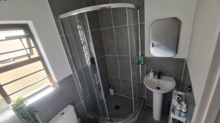 2 Bedroom Property for Sale in Bardale Village Western Cape